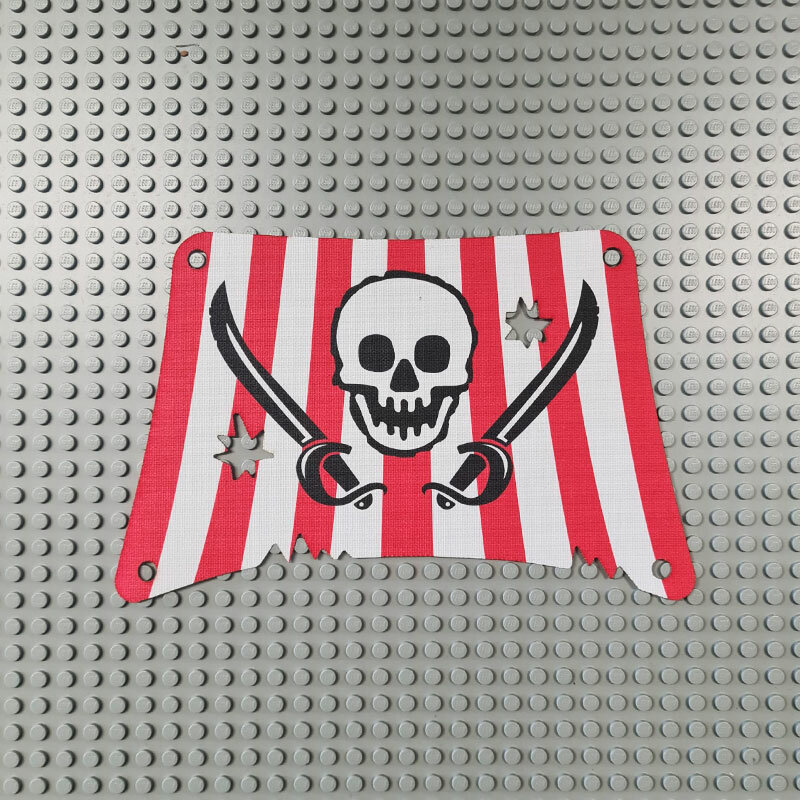 Replica Sailbb18 - Cloth Sail Rectangle with Red Stripes, Skull and 2 Cutlasses Pattern, Damage