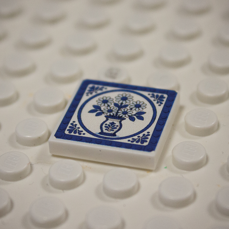 Printed Part - 2X2 Tile - Daisy in Vase with Blue Rim